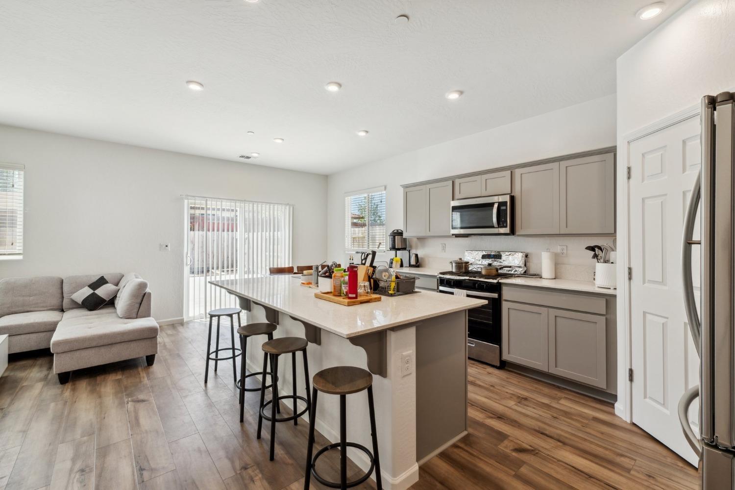 264 Rosebriar Street Madera, CA 93638 - Photo 4 of 29