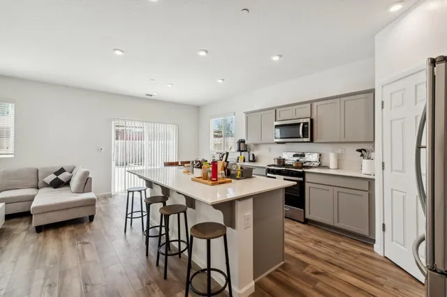 $559,000 | 264 Rosebriar Street, Madera, CA 93638