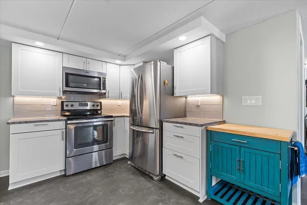 $325,000 | W921 Kettle Moraine Lane, Unit 7, Osceola, WI 53010