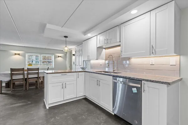 $325,000 | W921 Kettle Moraine Lane, Unit 7, Osceola, WI 53010