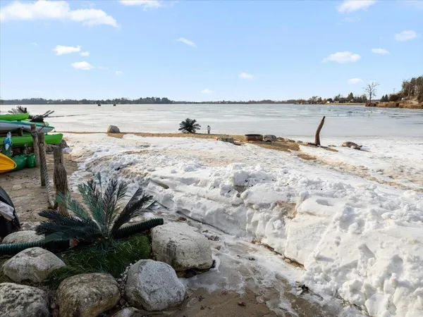 $325,000 | W921 Kettle Moraine Lane, Unit 7, Osceola, WI 53010