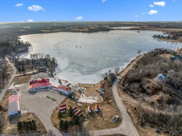 $325,000 | W921 Kettle Moraine Lane, Unit 7, Osceola, WI 53010