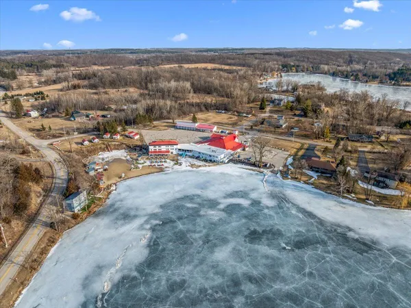 $325,000 | W921 Kettle Moraine Lane, Unit 7, Osceola, WI 53010