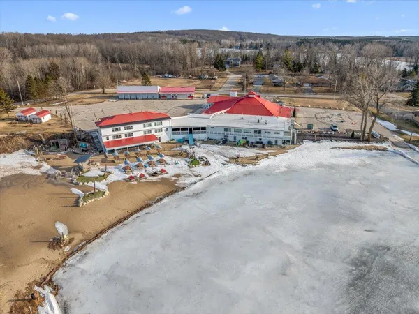 $325,000 | W921 Kettle Moraine Lane, Unit 7, Osceola, WI 53010