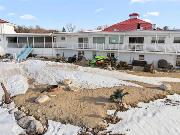 $325,000 | W921 Kettle Moraine Lane, Unit 7, Osceola, WI 53010