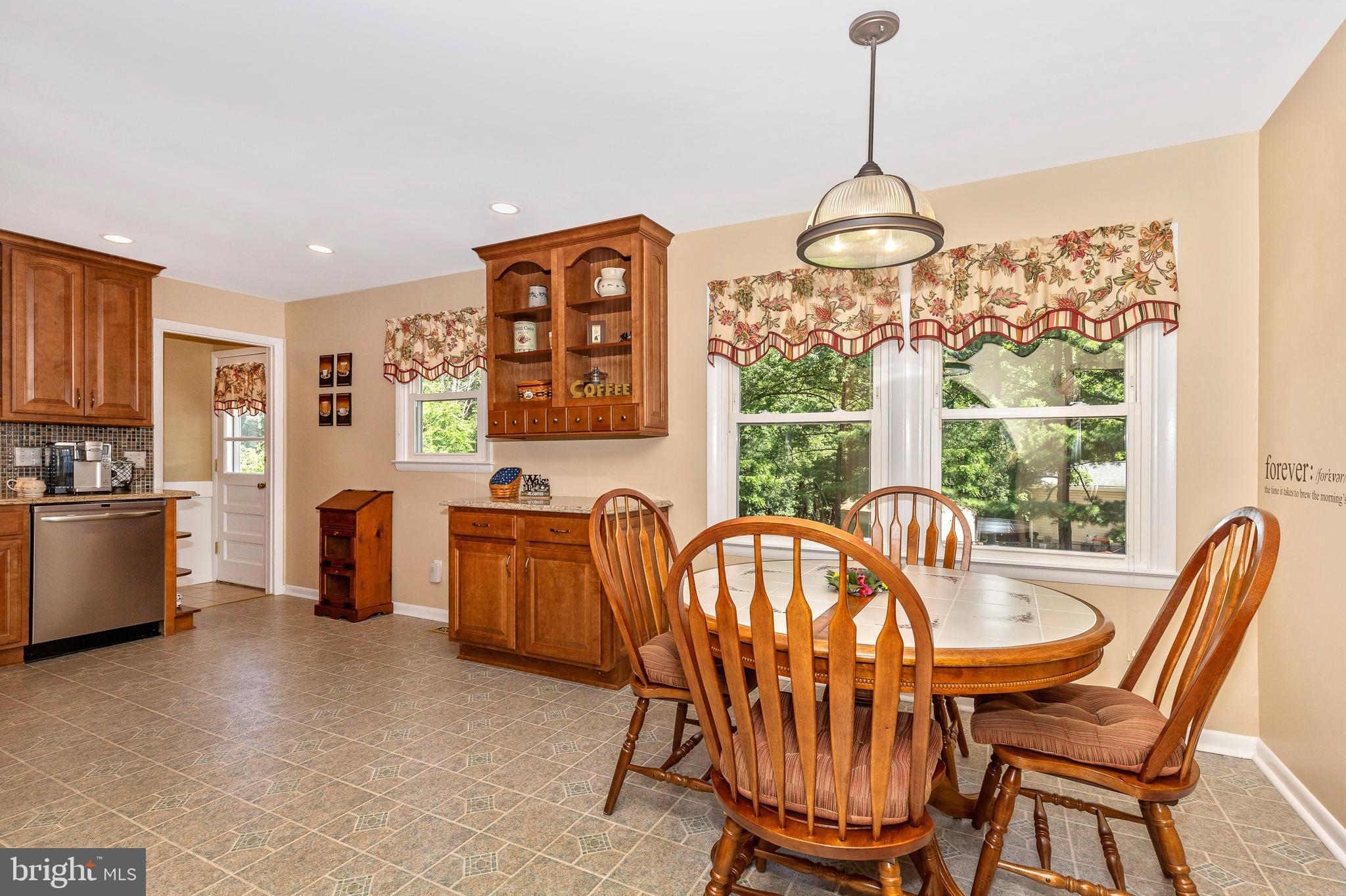 3013 Michael Road Mount Airy, MD 21771 - Photo 10 of 42 Bright and Cheery Eat-in Kitchen