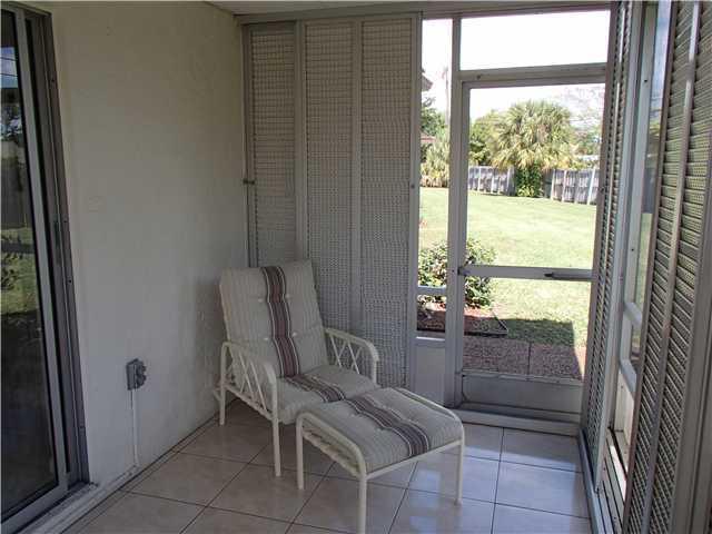 4230 Northwest 3rd Way Boca Raton, FL 33431 - Photo 8 of 10 20130508034130125032000000-o