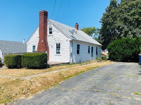 16 Calumet Road Fairhaven, MA 02719 - Photo 3 of 16 Gallery Image 3