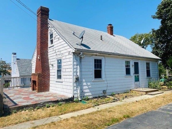 16 Calumet Road Fairhaven, MA 02719 - Photo 6 of 16 Gallery Image 6