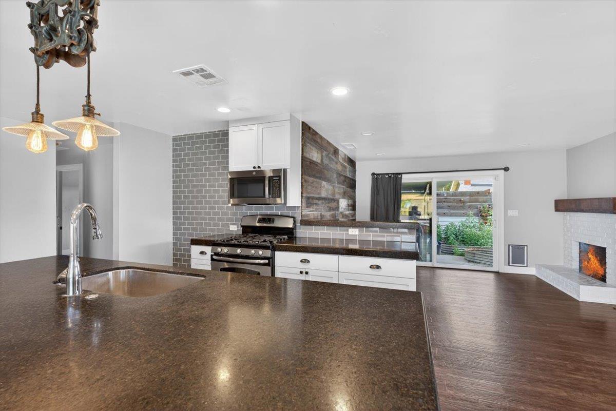 2424 Killarney Way Modesto, CA 95355 - Photo 9 of 30