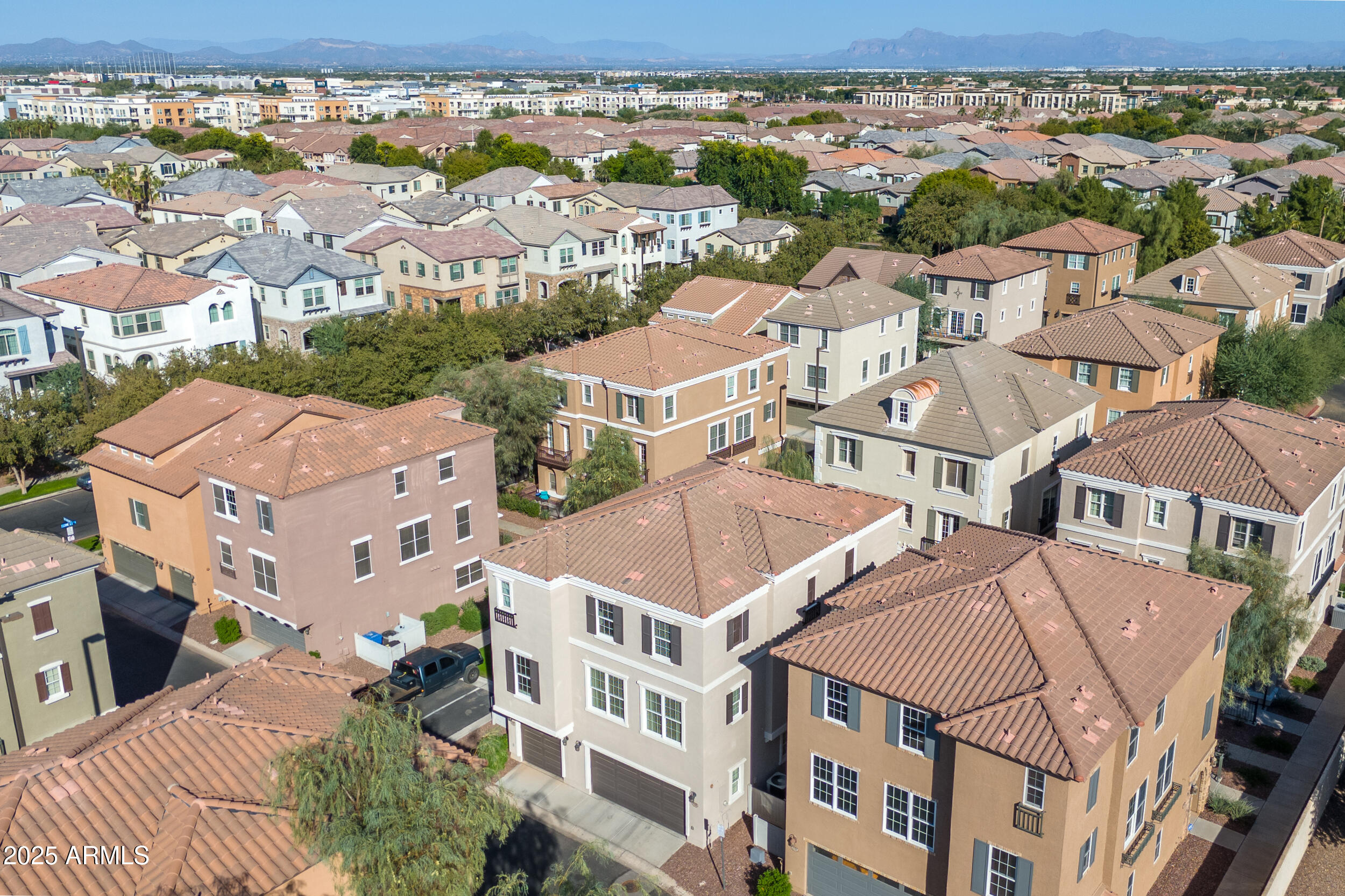 2789 South Key Biscayne Drive Gilbert, AZ 85295 - Photo 44 of 47 an aerial view of residential houses with outdoor space