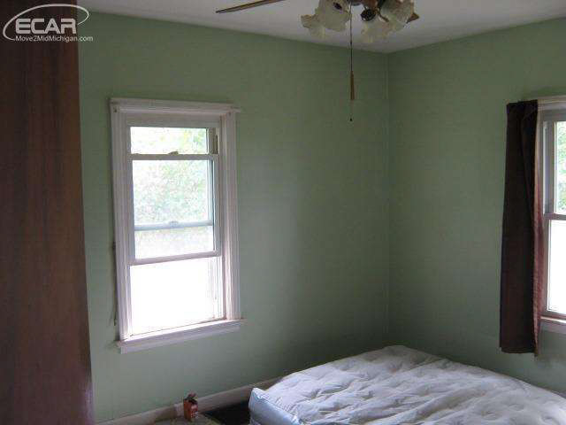 3289 South Genesee Road Burton, MI 48519 - Photo 12 of 14 20449201-11.JPG