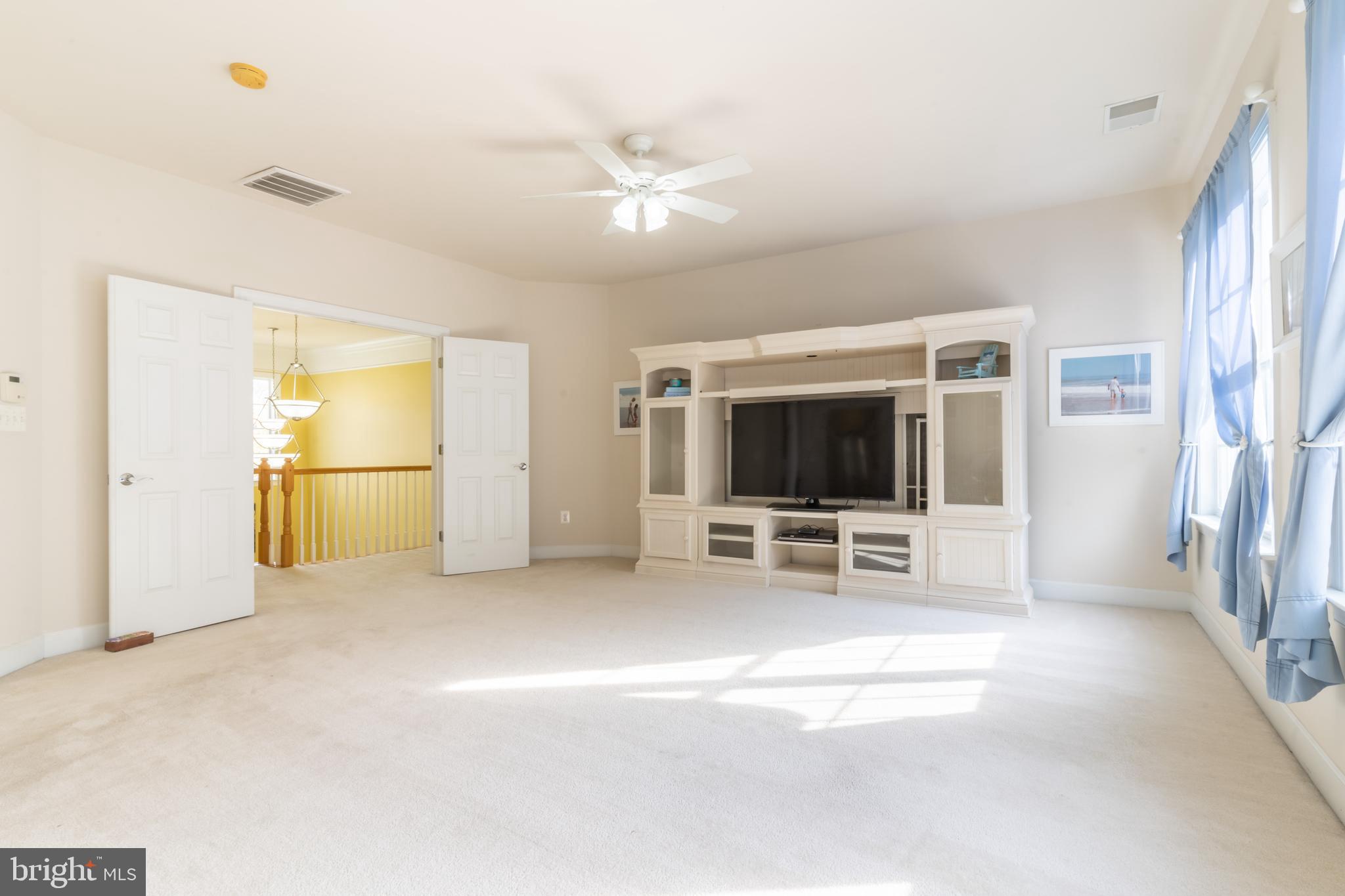 23112 Persimmon Ridge Road Clarksburg, MD 20871 - Photo 20 of 49 Primary Suite