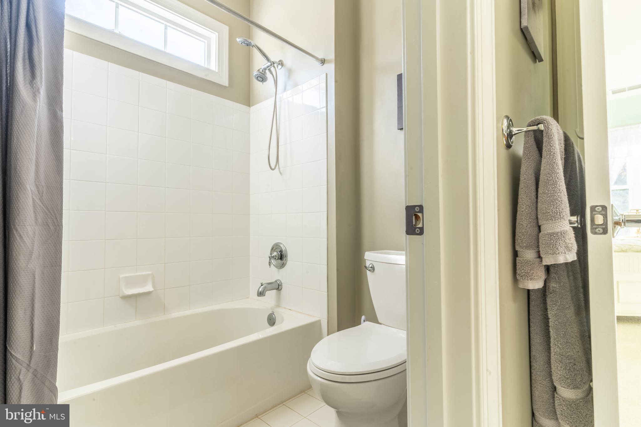 23112 Persimmon Ridge Road Clarksburg, MD 20871 - Photo 32 of 49 Bathroom