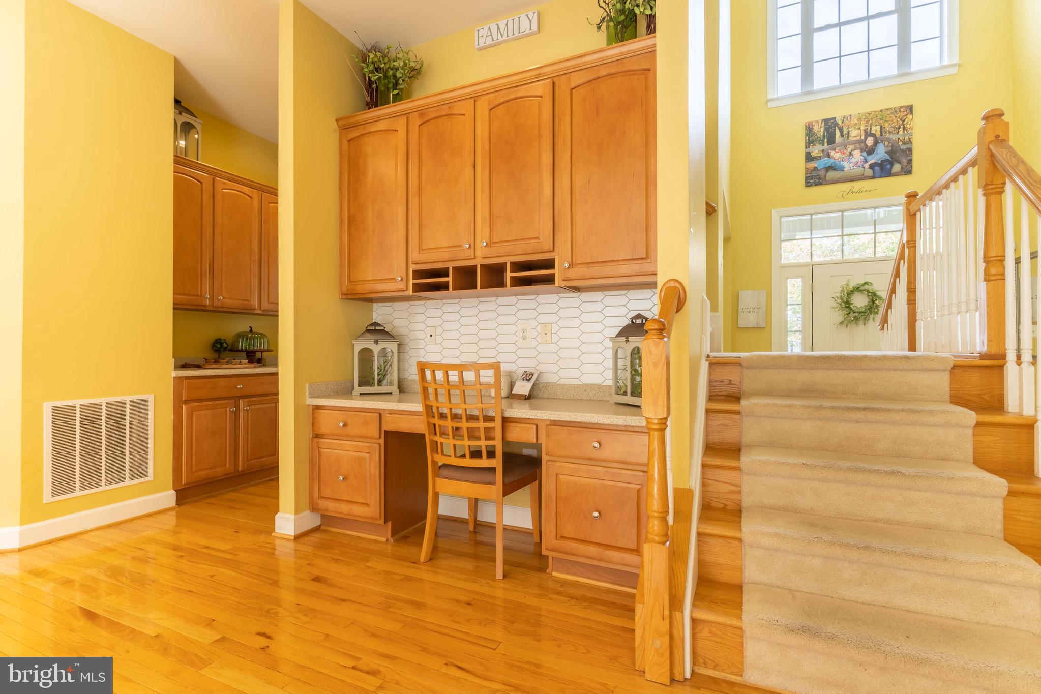 23112 Persimmon Ridge Road Clarksburg, MD 20871 - Photo 10 of 49 Desk in Kitchen