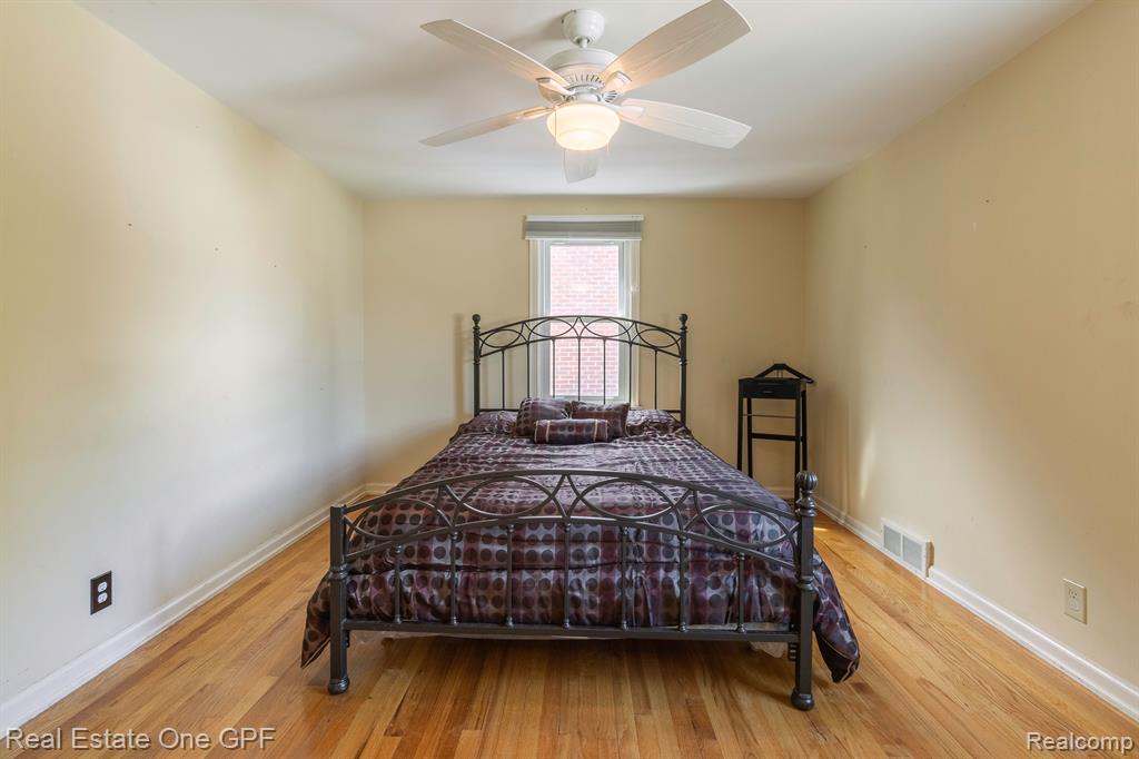 1638 Bournemouth Road Grosse Pointe Woods, MI 48236 - Photo 18 of 31