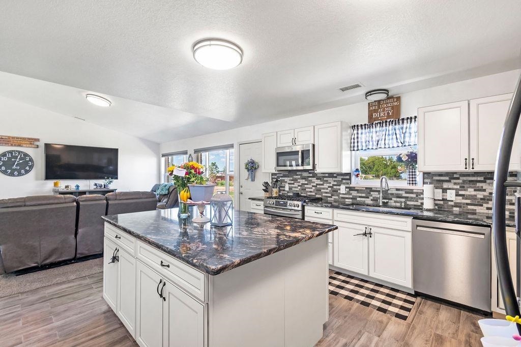 2204 Lyn Street Grand Junction, CO 81505 - Photo 11 of 38