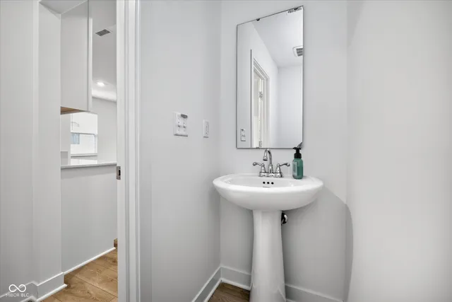 $2,300 | 15254 Swallow Fls Way, Fishers, IN 46037