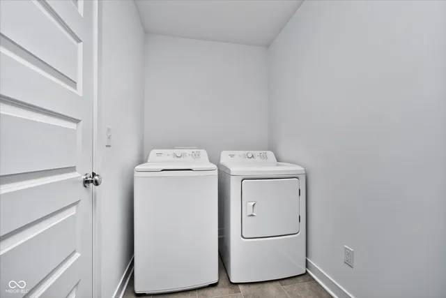 $2,300 | 15254 Swallow Fls Way, Fishers, IN 46037