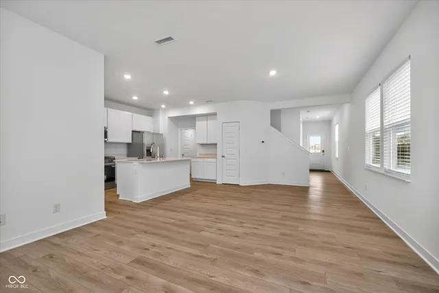 $2,300 | 15254 Swallow Fls Way, Fishers, IN 46037