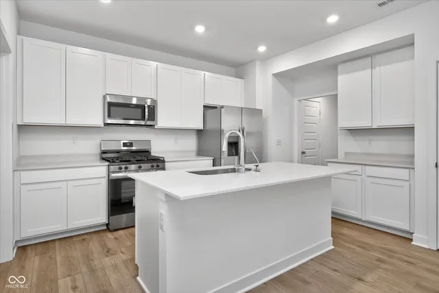 $2,300 | 15254 Swallow Fls Way, Fishers, IN 46037