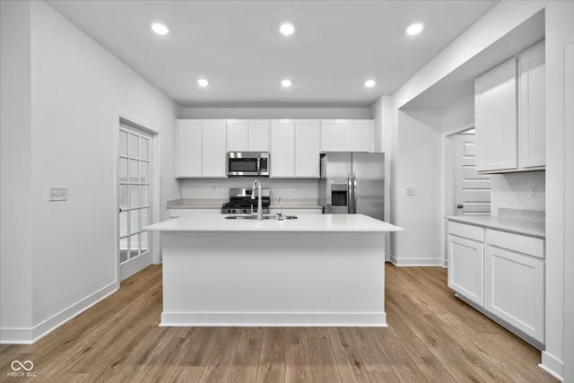 $2,300 | 15254 Swallow Fls Way, Fishers, IN 46037