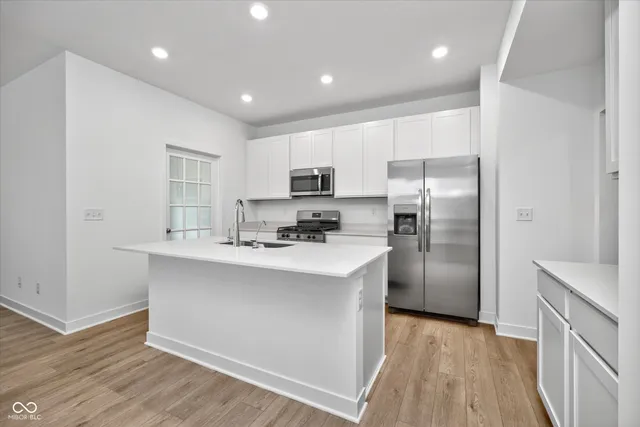 $2,300 | 15254 Swallow Fls Way, Fishers, IN 46037