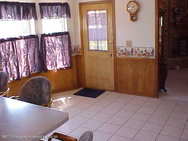 8407 Lamount Drive Amarillo, TX 79110 - Photo 4 of 12 a view of a livingroom with furniture and window