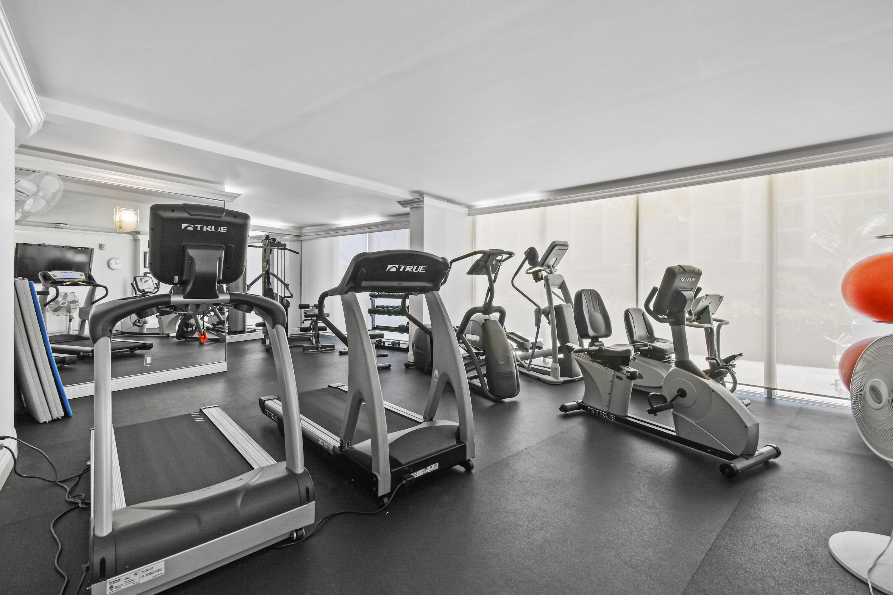 2780 South Ocean Boulevard, Unit 112 Palm Beach, FL 33480 - Photo 40 of 55 a view of a room with gym equipment