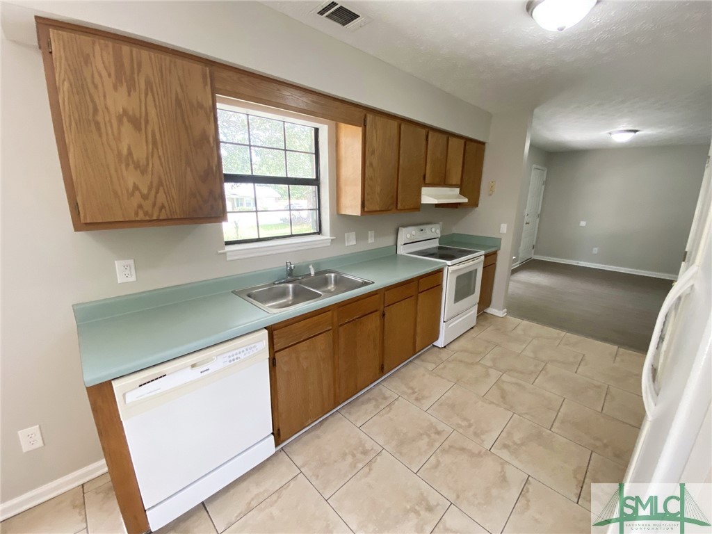217 Mulberry Way Rincon, GA 31326 - Photo 10 of 37