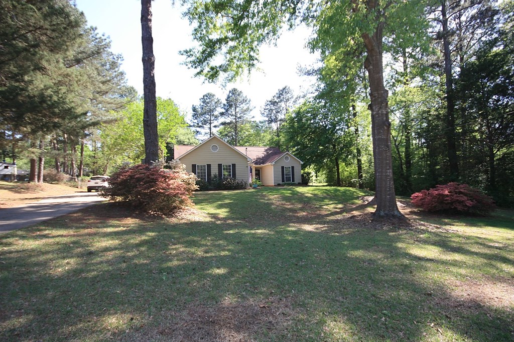 128 Crescent Road Thomaston, GA 30286 - Photo 3 of 28 Gallery Image 3