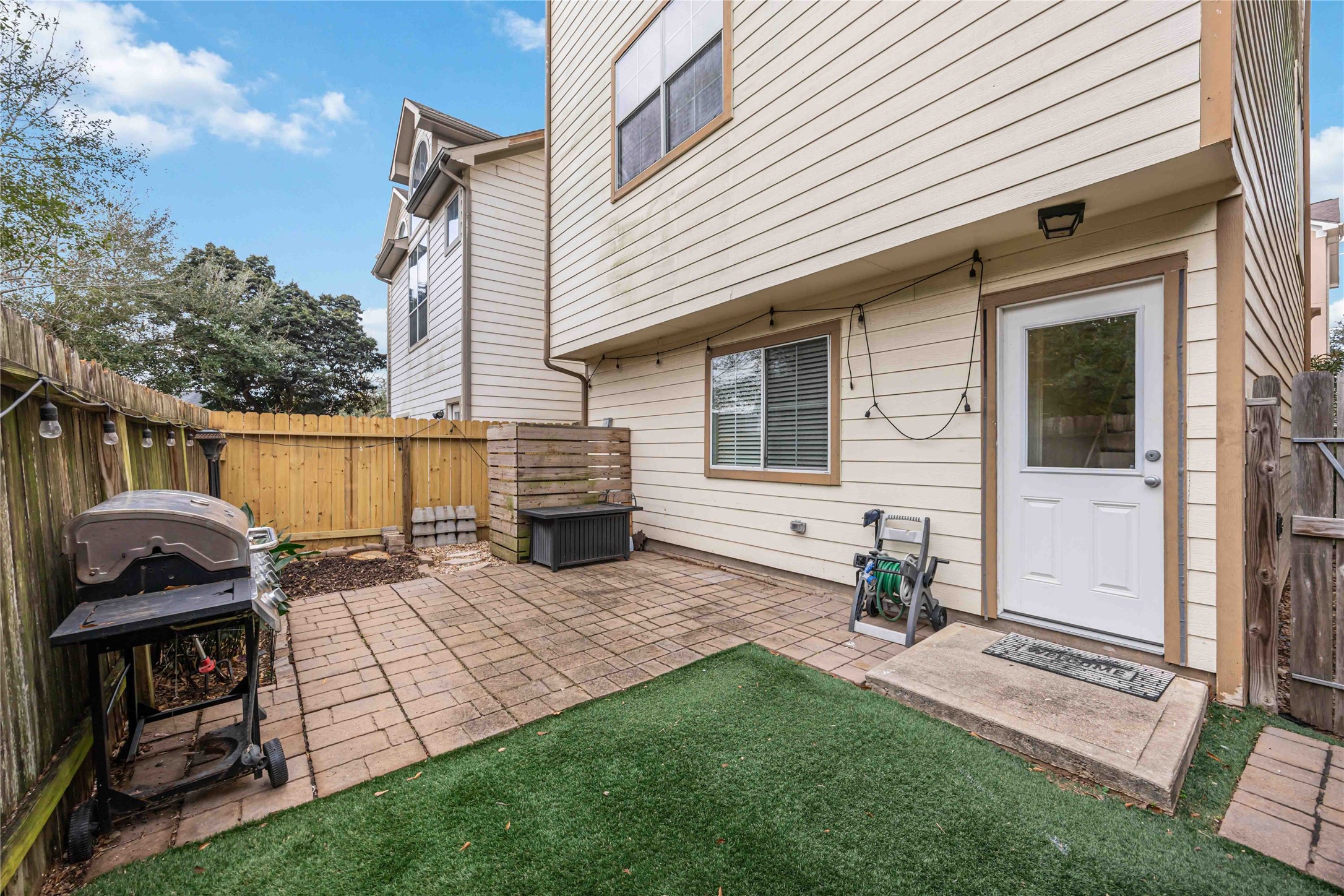 3008 Clearview Circle Houston, TX 77025 - Photo 32 of 33 a view of a house with backyard and sitting area