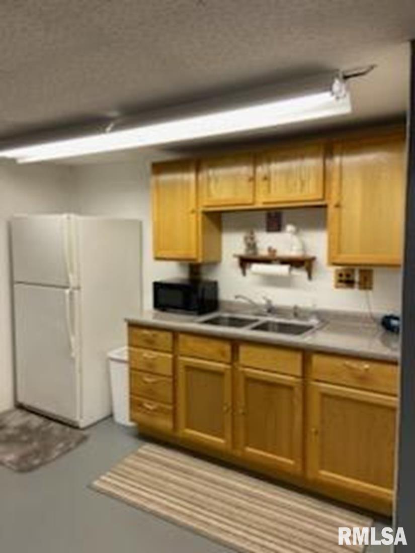 1505 Sheridan Road Pekin, IL 61554 - Photo 16 of 27