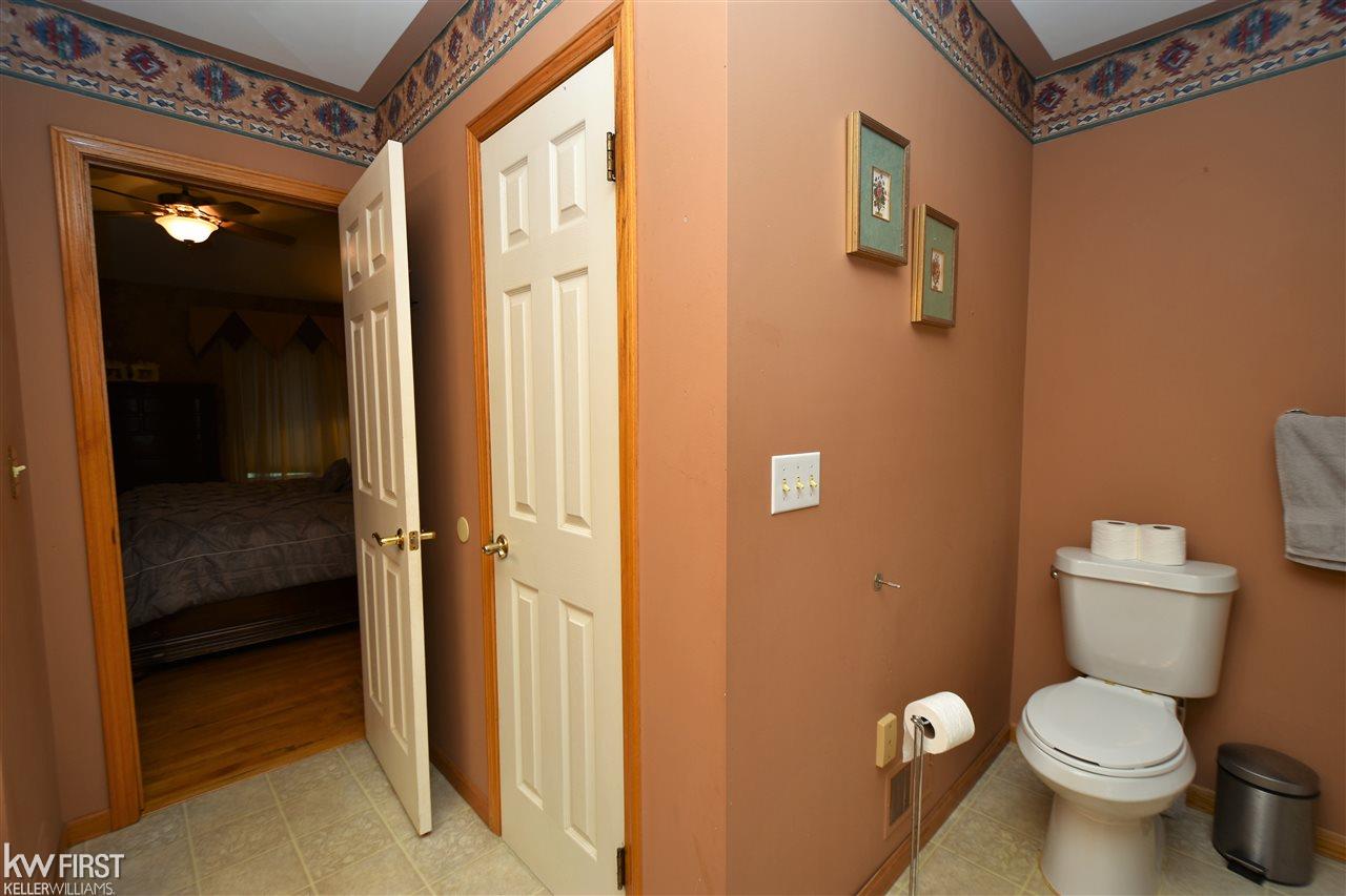 6186 Beecher Road Flint, MI 48532 - Photo 25 of 33 50013931-24.JPG