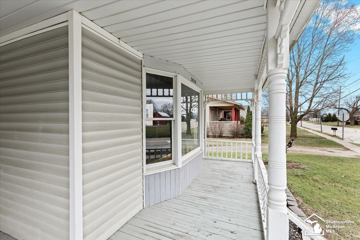 28203 Waltz Road New Boston, MI 48164 - Photo 12 of 40 50170239-59bd30e5-e76f-438f-be91-1bc7f6a72f77.JPG