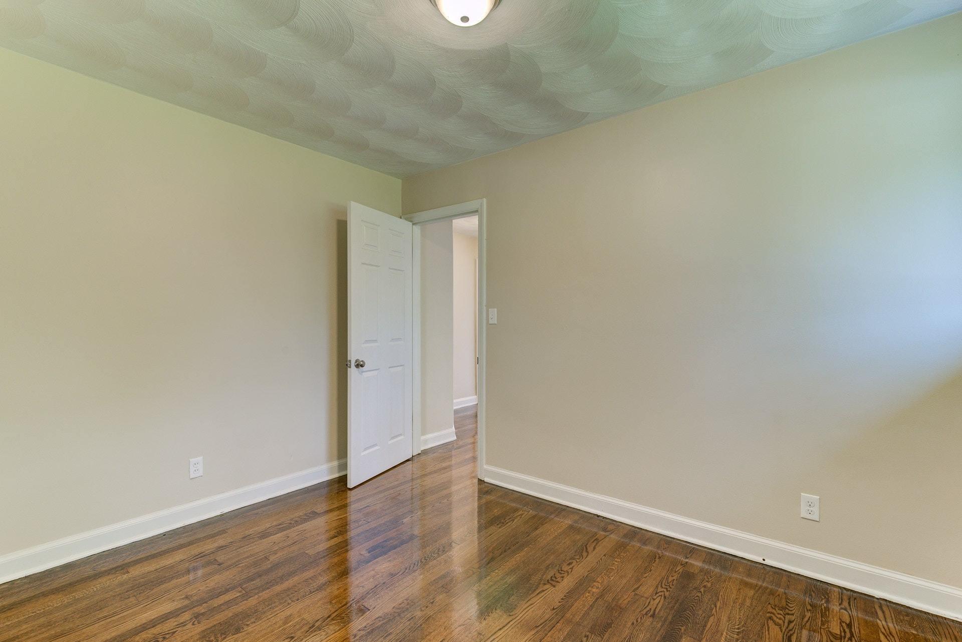 7066 Brookview Road Roanoke, VA 24019 - Photo 11 of 32 014-313454-14-7066 Brookview Rd-84_77520