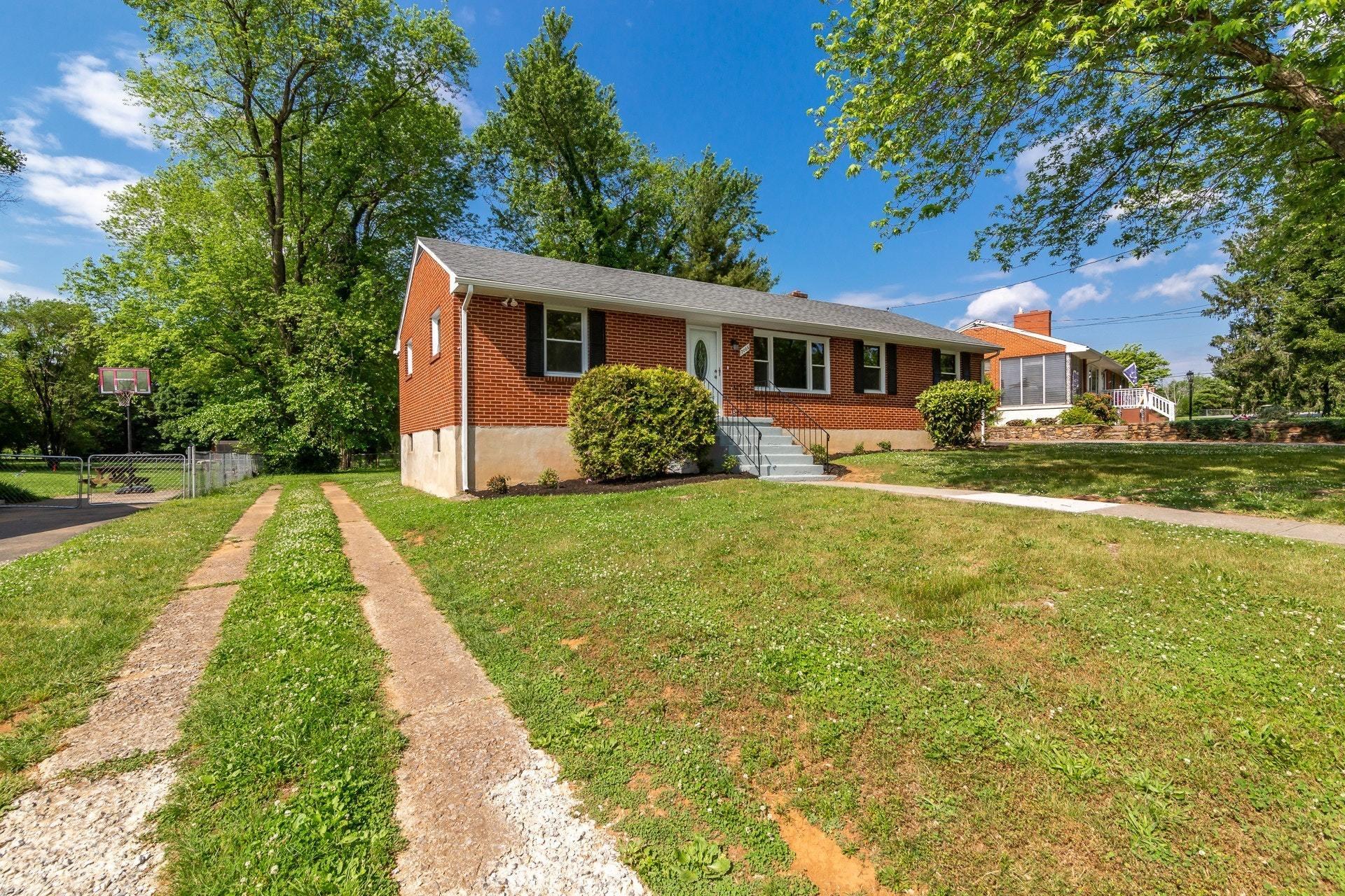 7066 Brookview Road Roanoke, VA 24019 - Photo 29 of 32 030-313454-30-7066 bROOKVIEW rD-0150_775