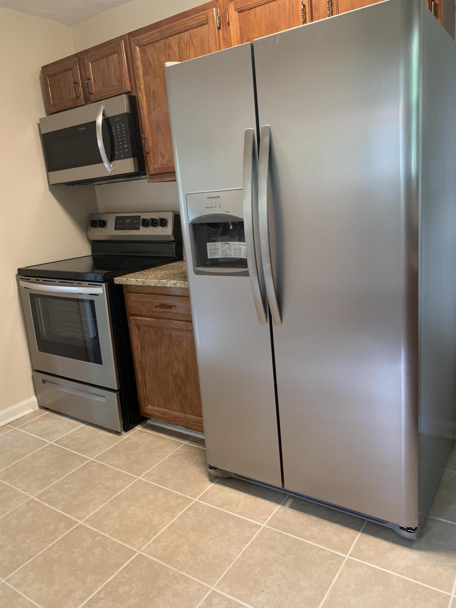 7066 Brookview Road Roanoke, VA 24019 - Photo 4 of 32 3FD4BC3A-EF00-4529-9F35-1D0BE1B3B74F