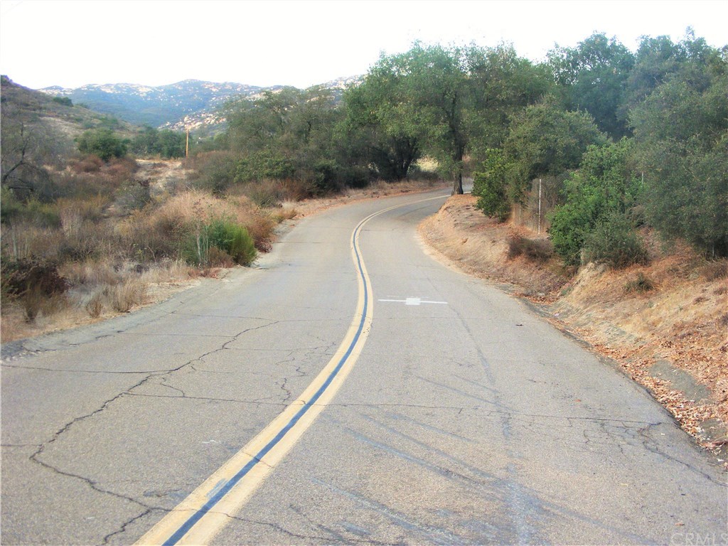 2 Rainbow Glen Fallbrook, CA 92028 - Photo 9 of 21 Gallery Image 9