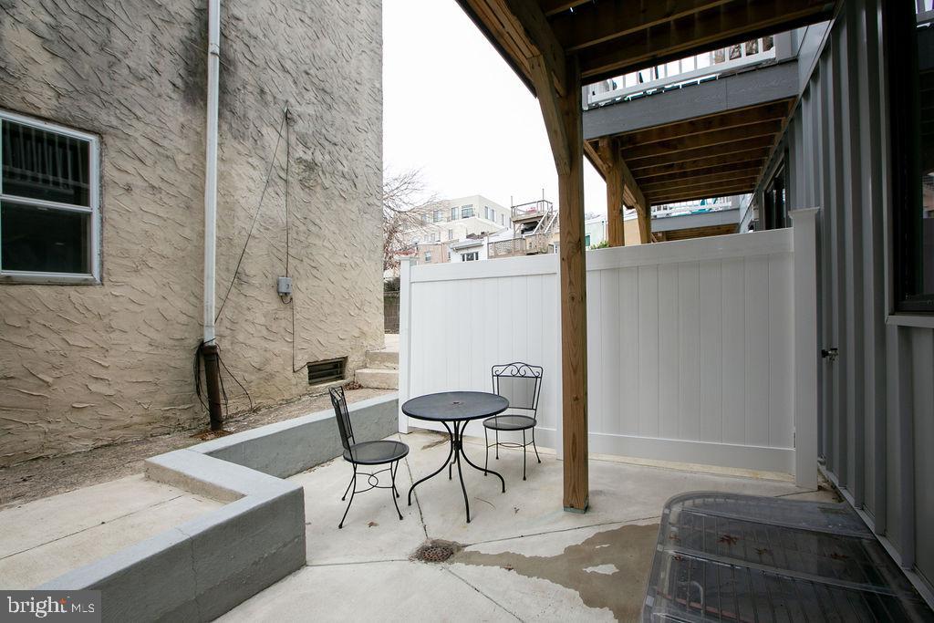 307-9 Reed Street, Unit C Philadelphia, PA 19147 - Photo 4 of 27 First floor patio