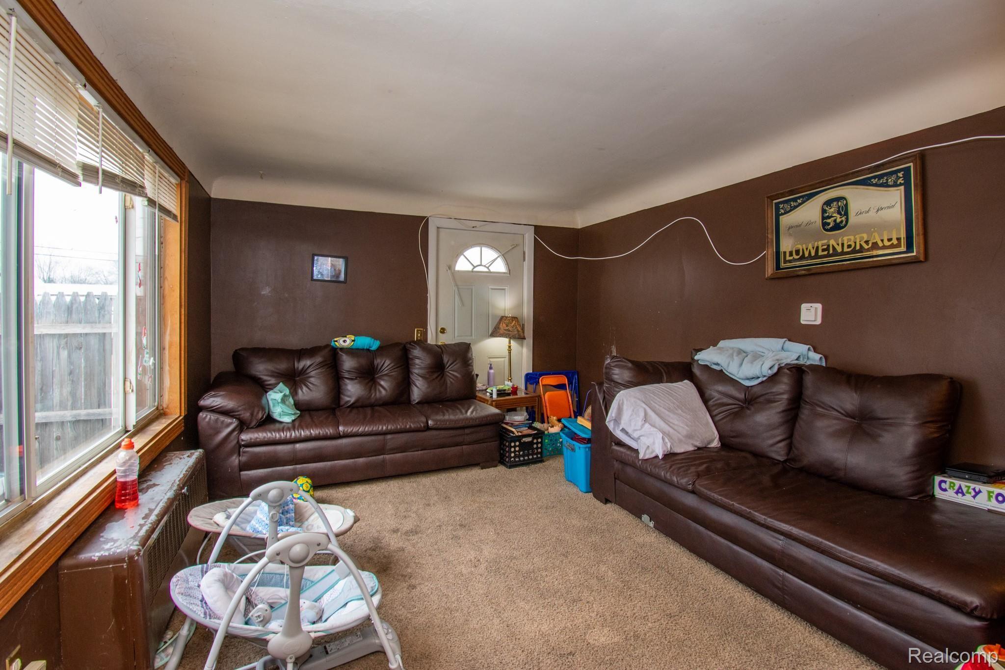 12632 Grafton Road Carleton, MI 48117 - Photo 7 of 13 Living room