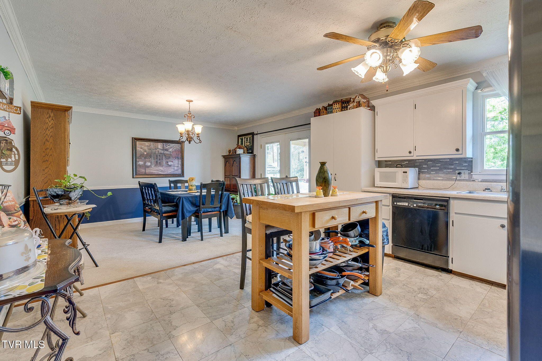 196 Carlton Road Bristol, TN 37620 - Photo 8 of 35 008