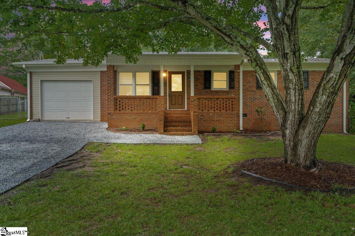 107 Grapevine Lane Liberty, SC 29657 - Photo 2 of 30