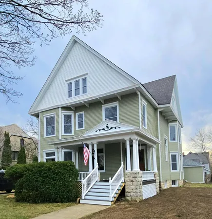 $650,000 | 1720 College Avenue, Racine, WI 53403