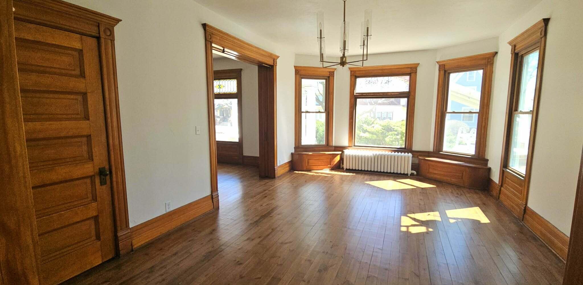 1720 College Avenue Racine, WI 53403 - Photo 4 of 22 Living Room