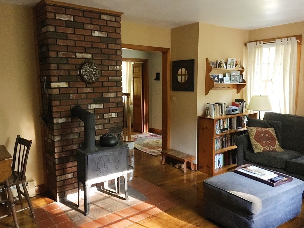 338 Upper North Row Road Sterling, MA 01564 - Photo 6 of 24 Gallery Image 6