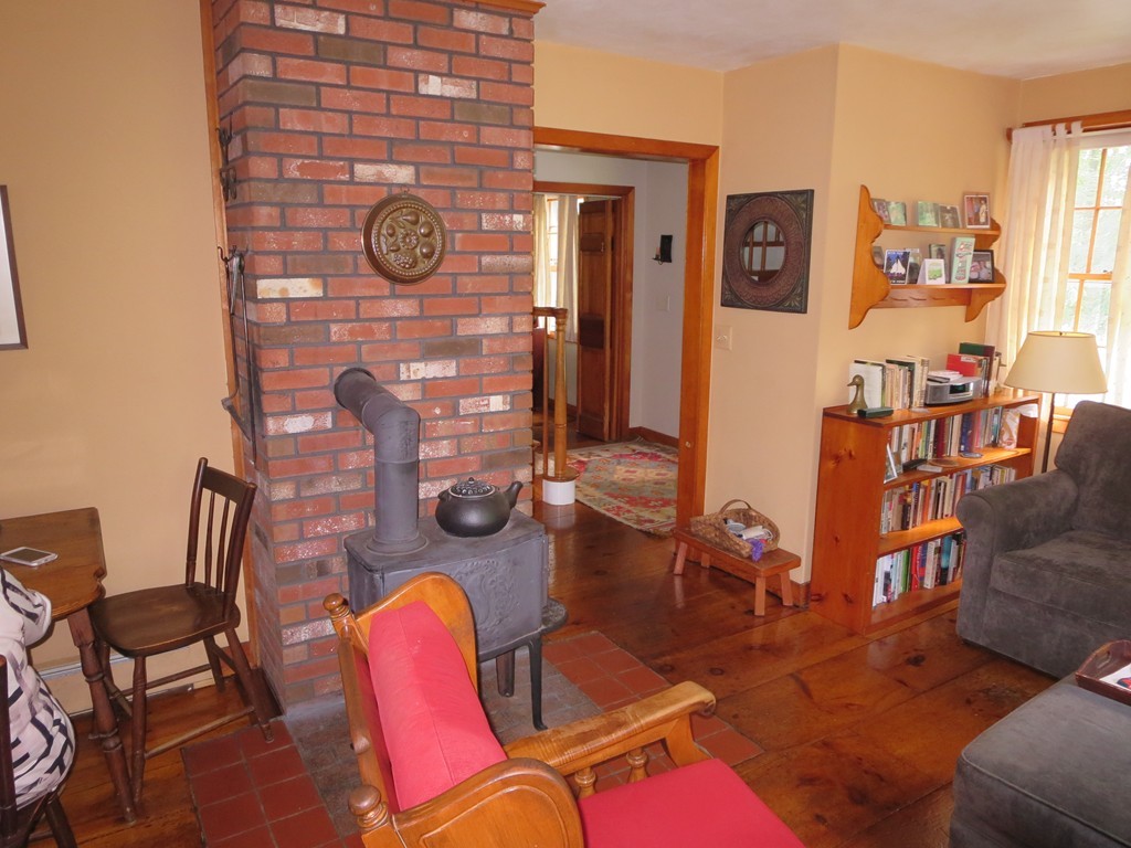 338 Upper North Row Road Sterling, MA 01564 - Photo 7 of 24 Gallery Image 7