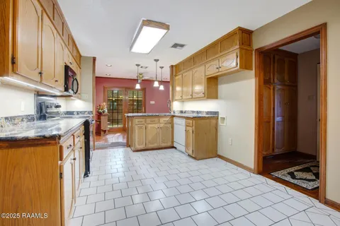 $365,000 | 107 West Bayou Shore Street, Lafayette, LA 70508