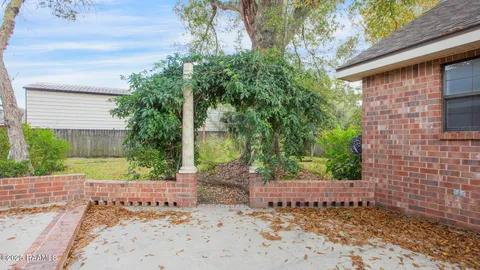 $365,000 | 107 West Bayou Shore Street, Lafayette, LA 70508