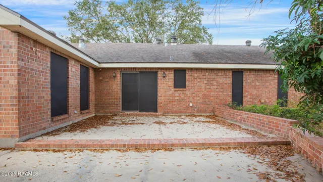 $365,000 | 107 West Bayou Shore Street, Lafayette, LA 70508